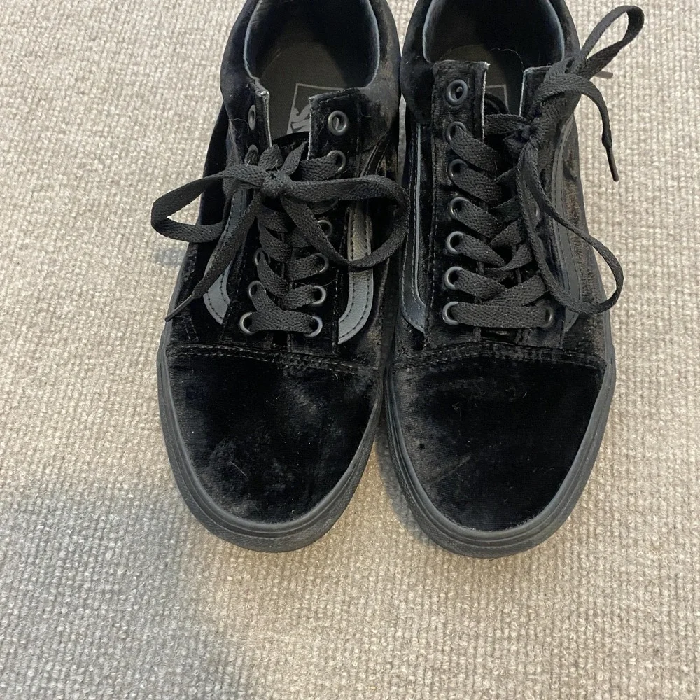 Vans Old Skool Shoes Mens 7.5 Womens 9 Black Velvet Low Top Skate Sneakers